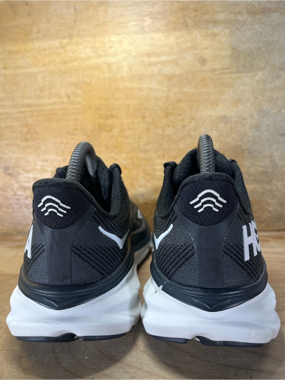 Hoka One One Clifton 9 REFLECTIVE Womens Size 7.5 Running Shoes Sneakers Black - Picture 5 of 12